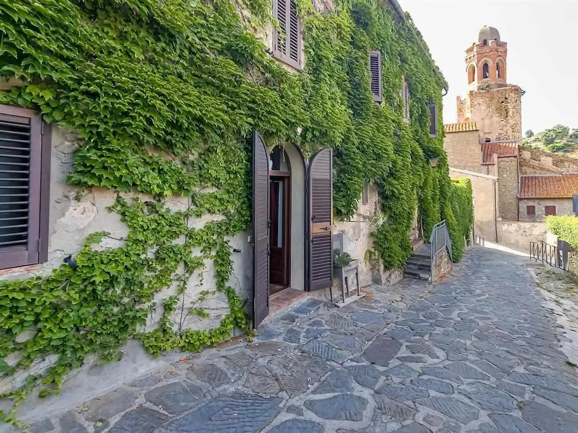 La Casina Di Rosi Vivere Nellantico Borgo Castiglione della Pescaia