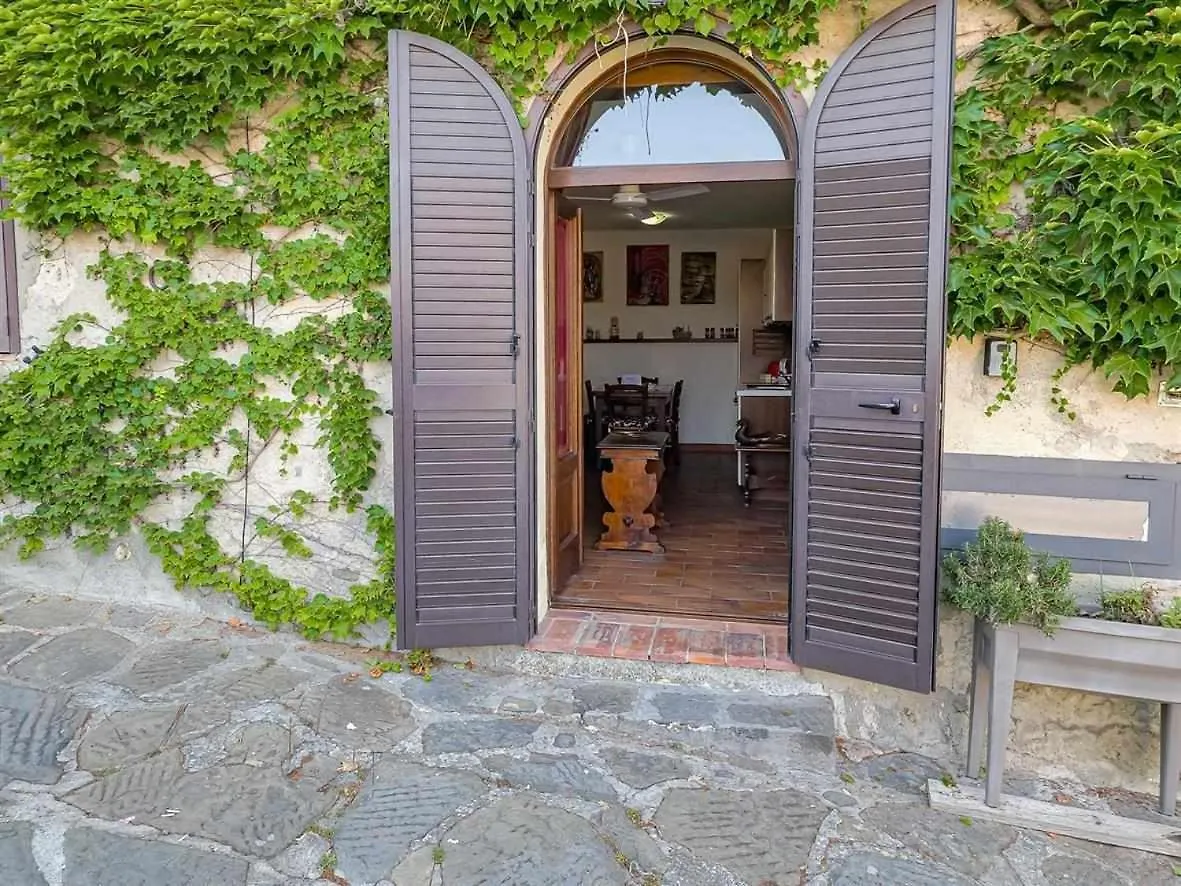 Apartment La Casina Di Rosi Vivere Nellantico Borgo Castiglione della Pescaia Italy